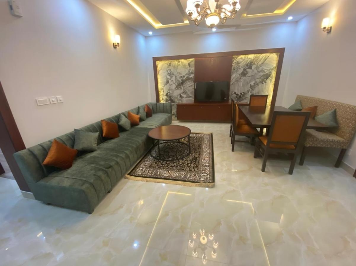 Canadian Inn Islamabad Buitenkant foto