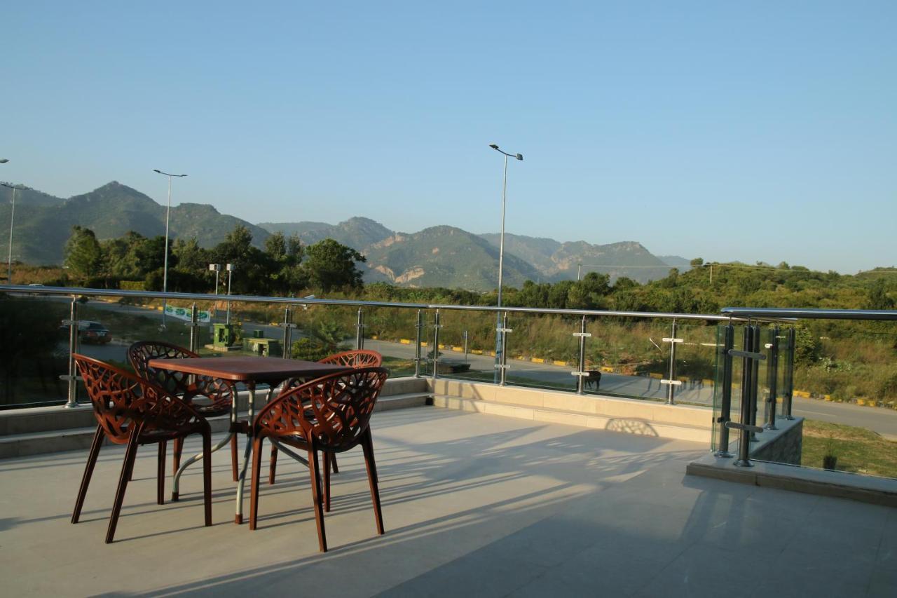 Canadian Inn Islamabad Buitenkant foto